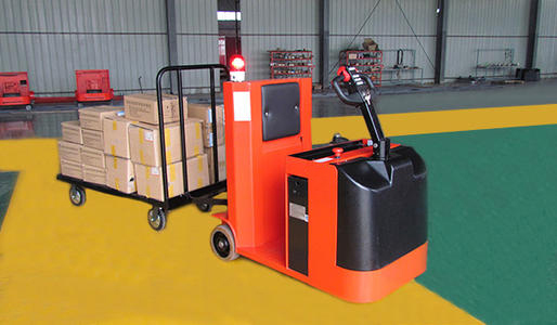 無錫設(shè)備搬運(yùn)廠家為您介紹倉庫搬運(yùn)叉車在操作時(shí)有哪些規(guī)范？